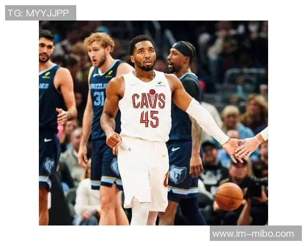 米切尔复出表现抢眼全场砍下30分7板8助可惜球队未能获胜